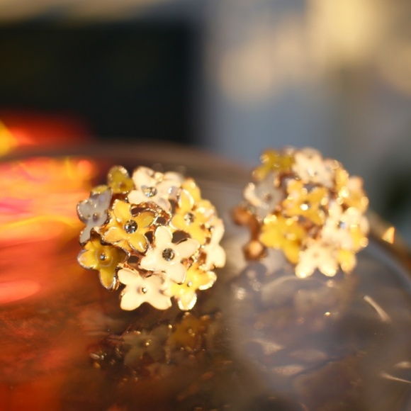 New 925 Four Leaf Flower Fashion Diamond Earrings - Picture 3 of 8